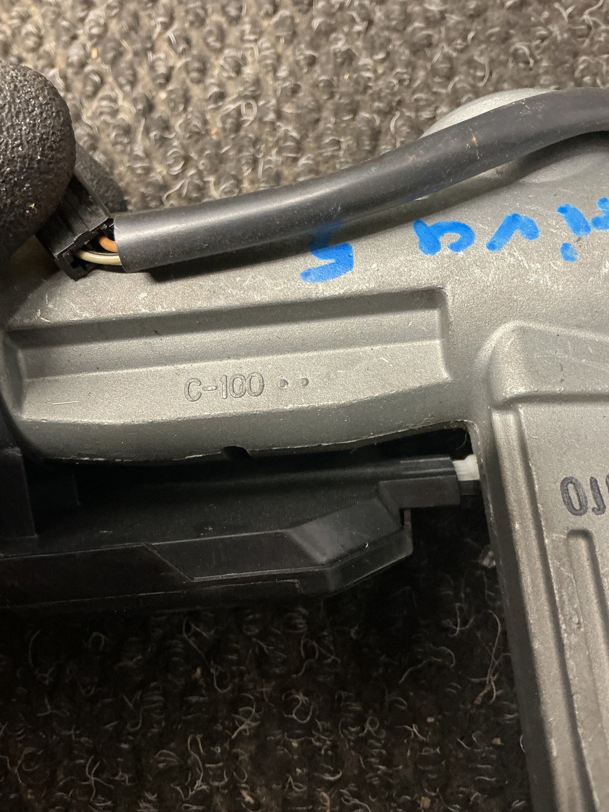 2011 Holden Captiva 5 9W070- Ignition With Key- (TAG10839)
