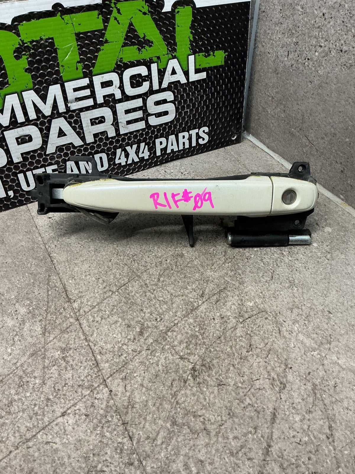 2007-2014 Toyota Highlander U40- Right Front Door Exterior Handle- (TAG15267)