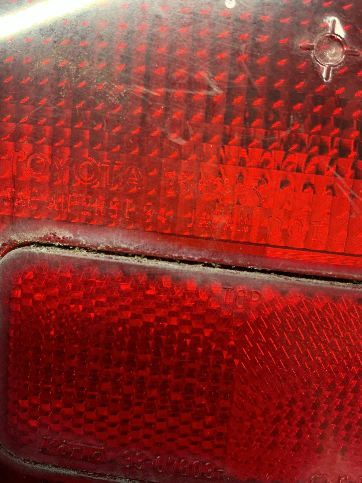 1995-1998 Toyota Hilux III N180- Right Taillight- (TAG9881)