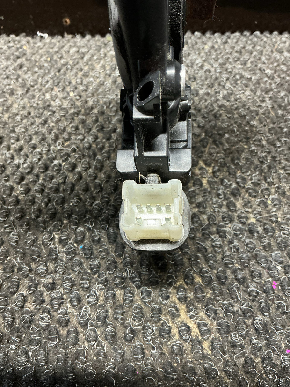 2013-2016 Nissan Serena C26- Right Front Window Reg Motor- (TAG9571) PN: 80730-1BA0A