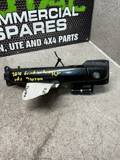 2006 Suzuki Grand Vitara 1W002- Right Front Door Exterior Handle- (TAG14752)