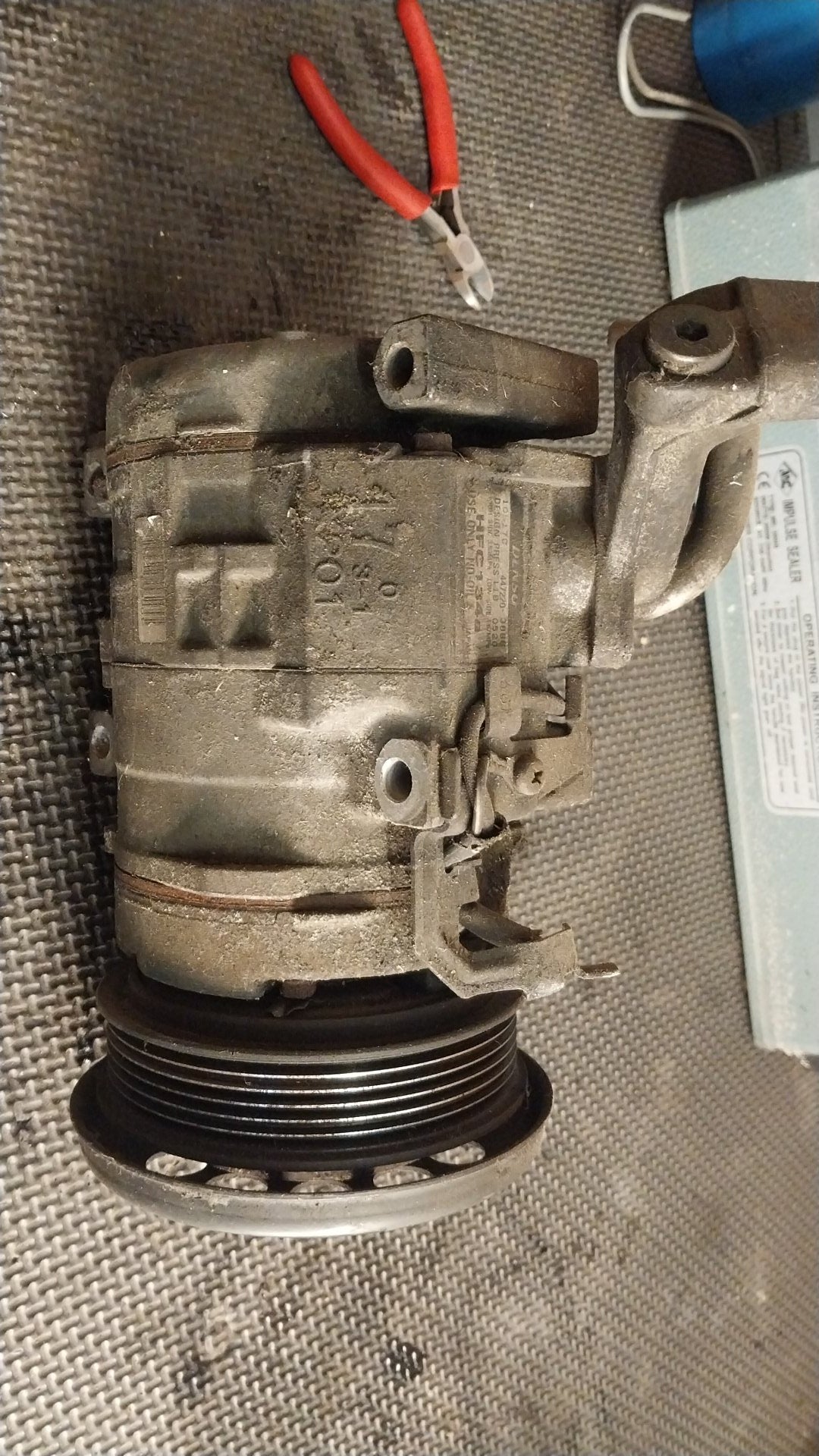 2000-2005 Toyota Estima MCR40- A/C Compressor- (TAG1066) PN: 4472203886