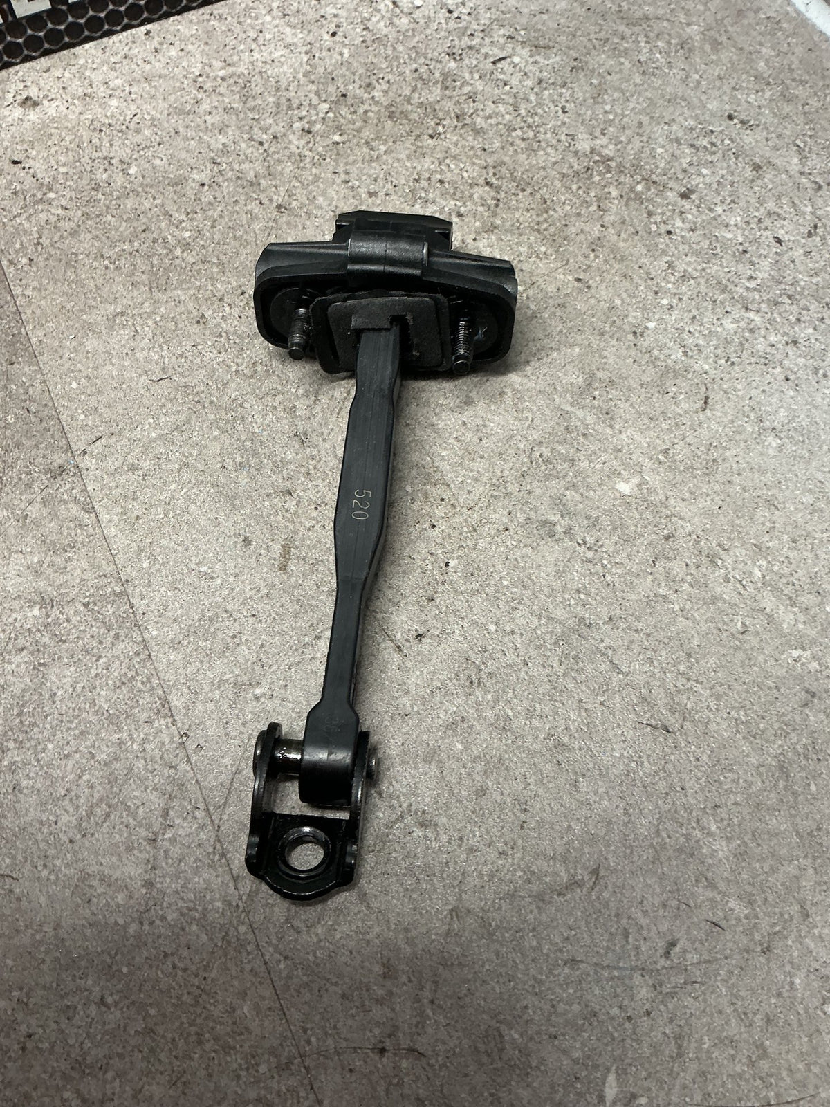 2015-2020 Jeep Renegade B1- Right Front Check Strap- (TAG12329)