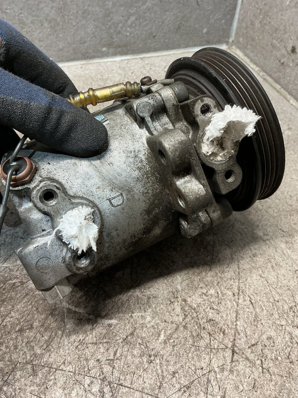 2003 Suzuki Grand Vitara SQ420W - A/C Compressor - (TAG17891)