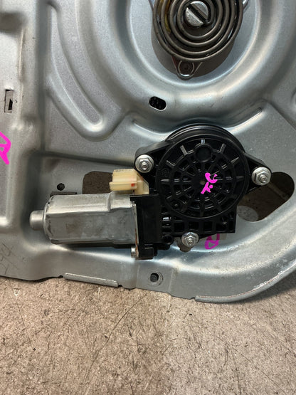 2010 Hyundai Tucson- Right Rear Window Regulator/Motor- (TAG17034)