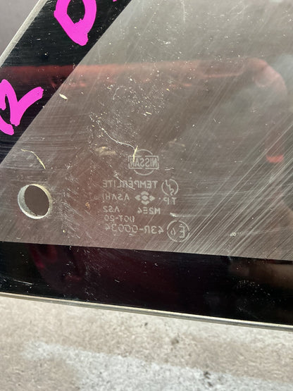 1992 Nissan Navara D21 - Right Rear Cargo Glass - (TAG18768)