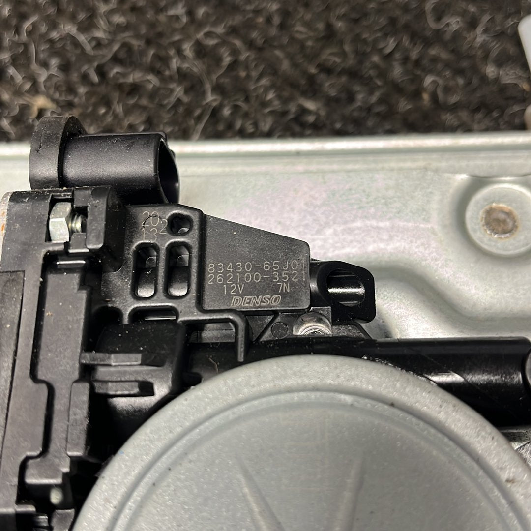 2011 Suzuki Grand Vitara- Right Rear Window Regulator/Motor- (TAG7778)