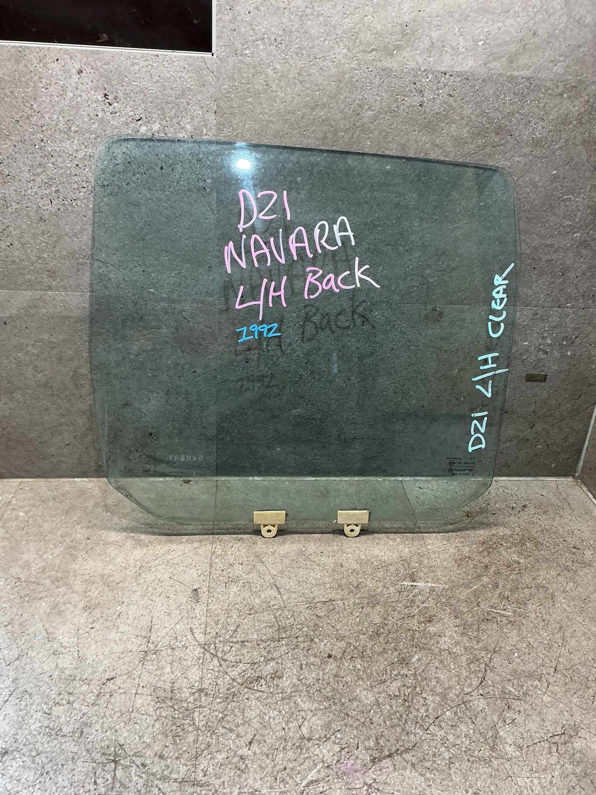 1992 Nissan Navara D21 - Left Rear Door Glass - (TAG18913)