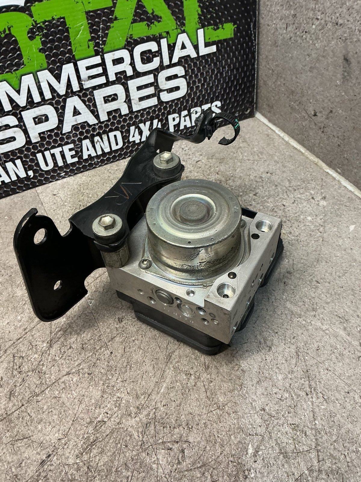 2017 Toyota Hilux- ABS Pump/Modulator- (TAG16819)