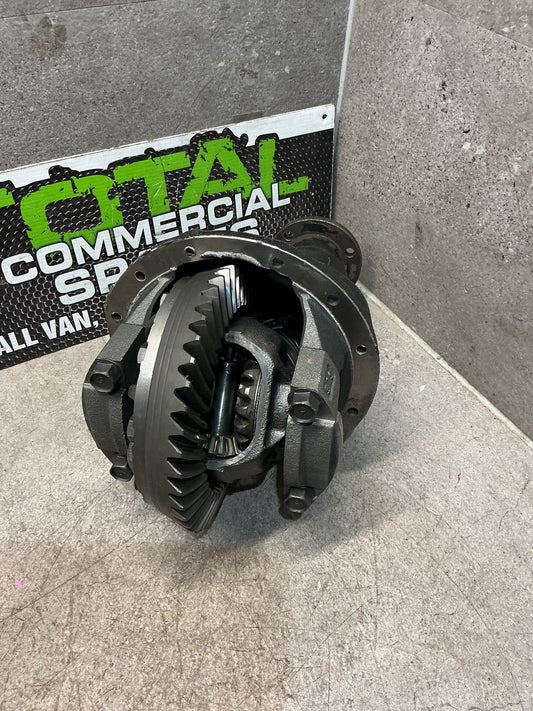 1995 Isuzu MU UCS69DW- Front Differential Head- (TAG16727)