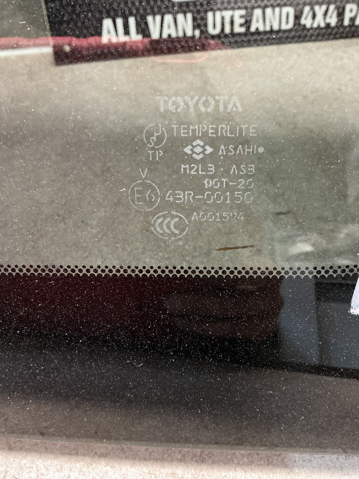 2005 Toyota Estima ACR40- Left Rear Cargo Glass- (TAG12759)