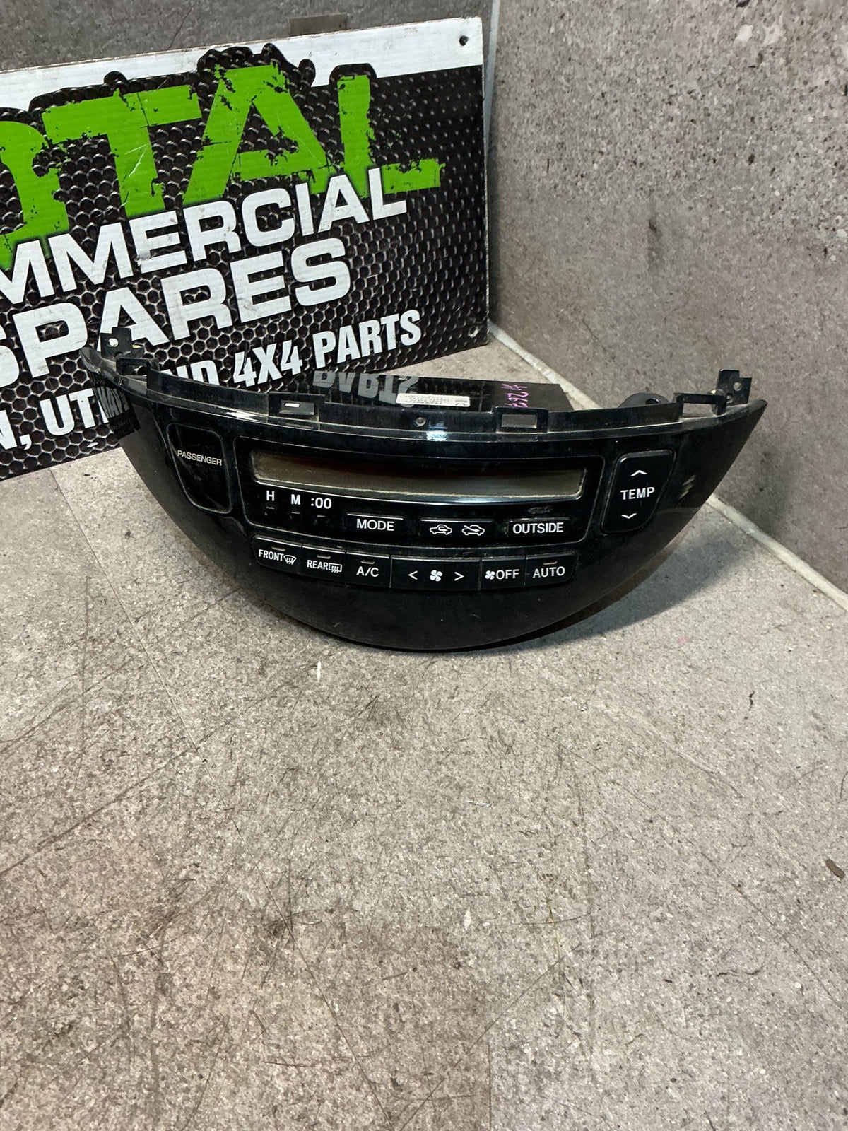 2004 Toyota Estima ACR30- Heater Controls- (TAG16119)