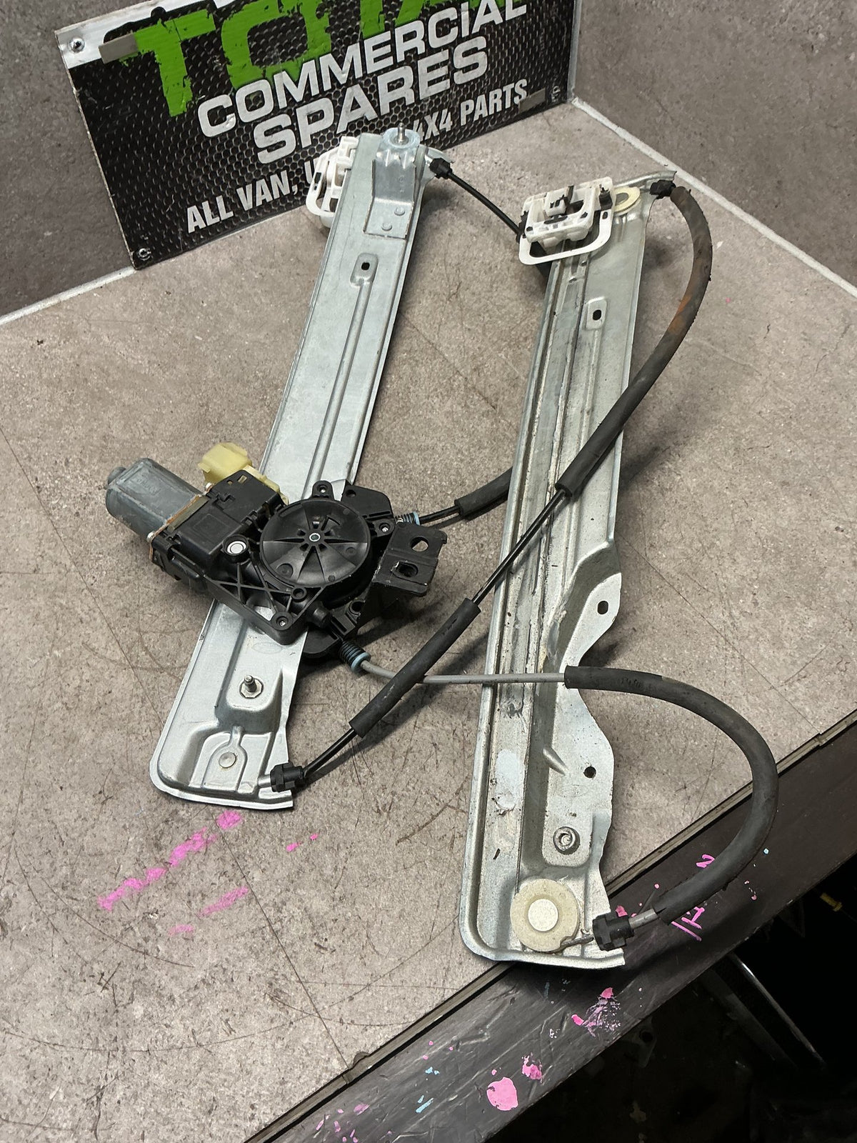 2015-2019 Ford Kuga- Left Front Window Regulator/Motor- (TAG14462)