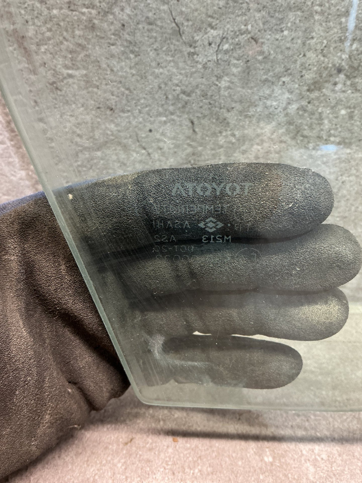 1994-1998 Toyota RAV4 SXA10 - Right Front Door Glass - (TAG18990)