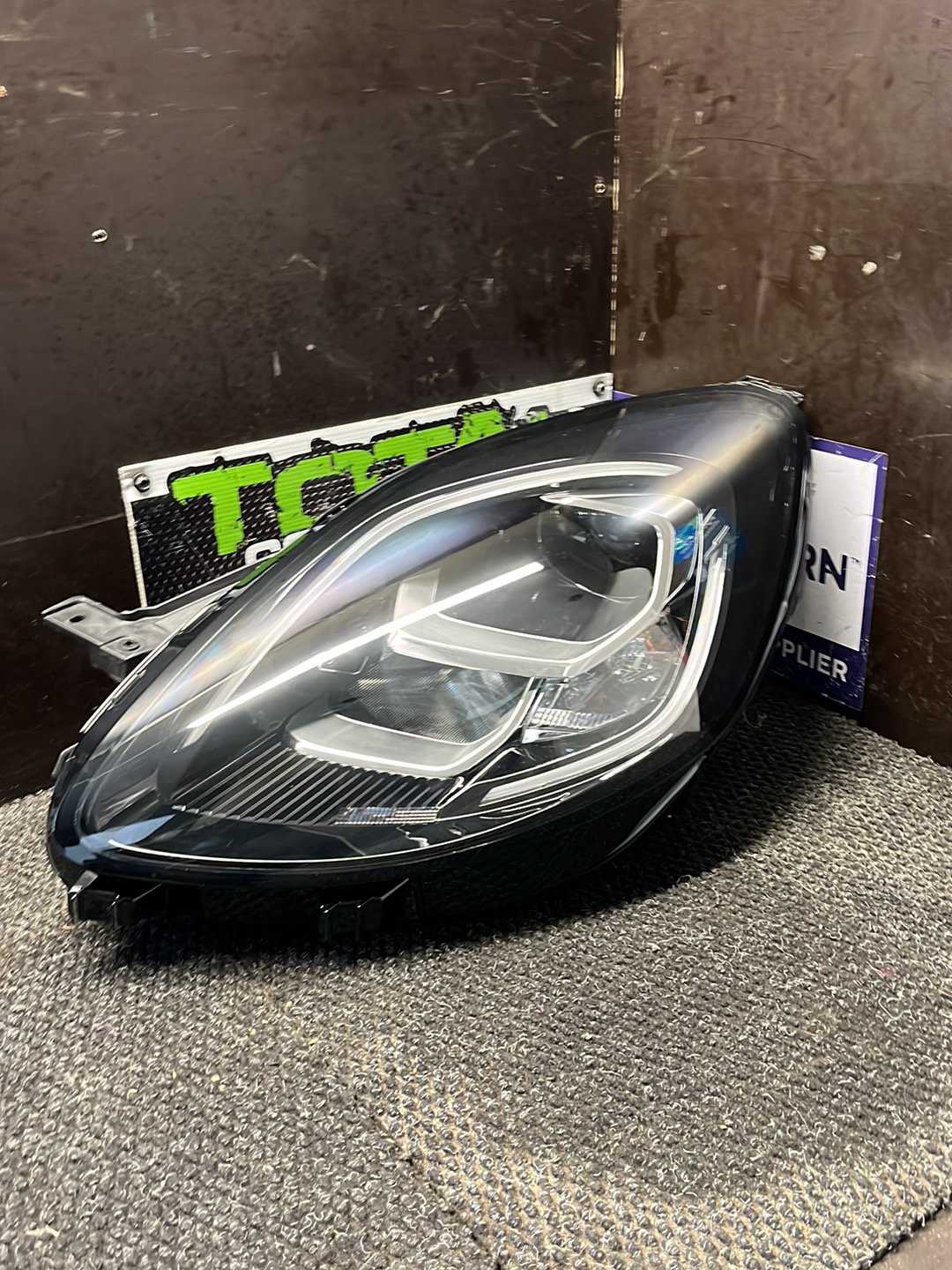 2021 Ford Puma- Left Headlight- (TAG8837)