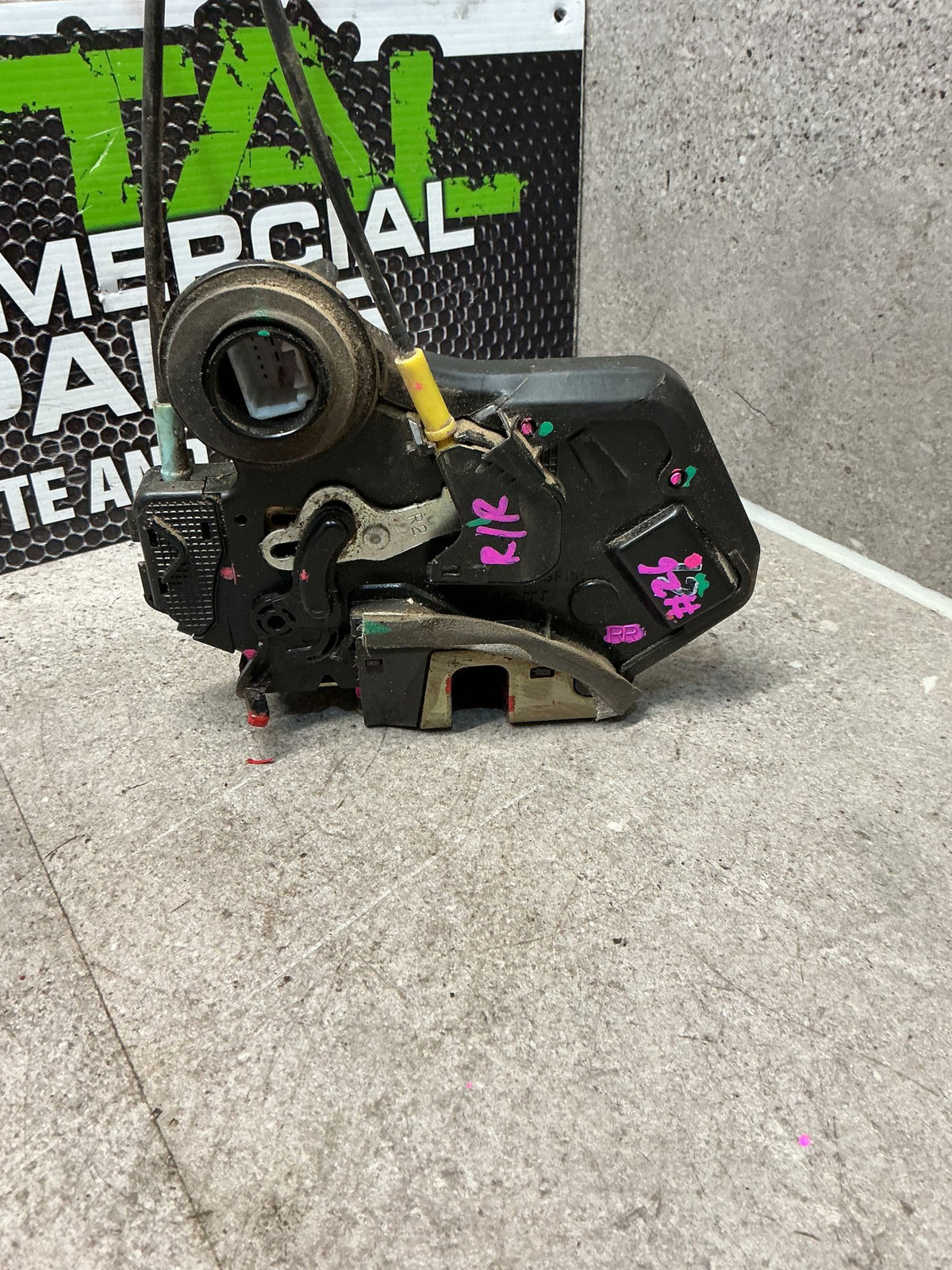 2005-2006 Toyota Hilux VII N20- Right Rear Door Lock Actuator- (TAG13684)