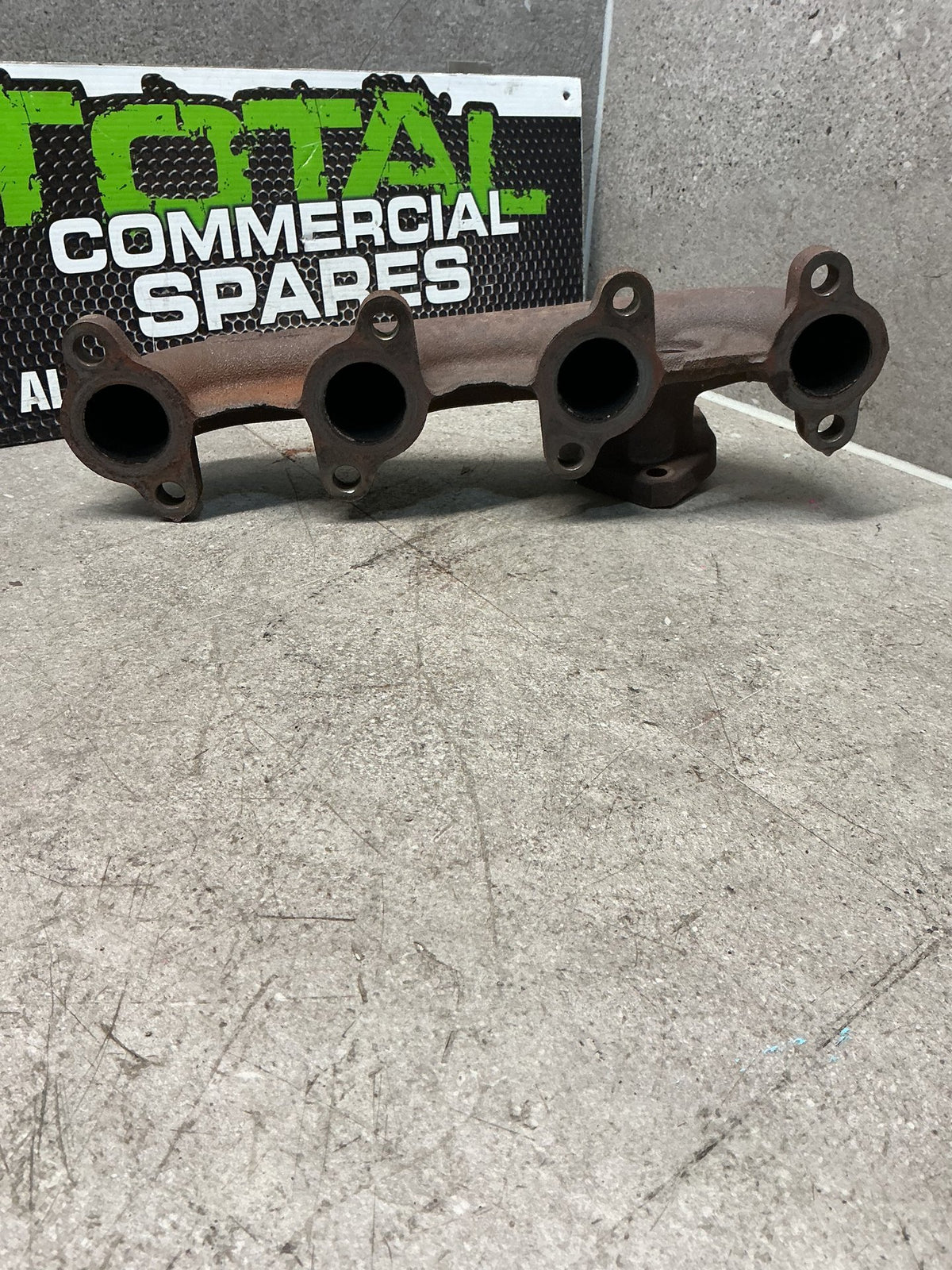 2006 Toyota Hilux- Exhaust Manifold- (TAG14083)
