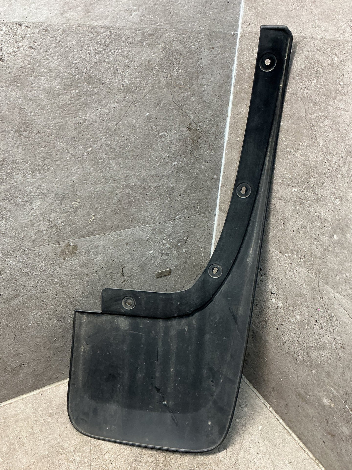 2016 Ford Ranger - Left Rear Mudflap - (TAG18403)