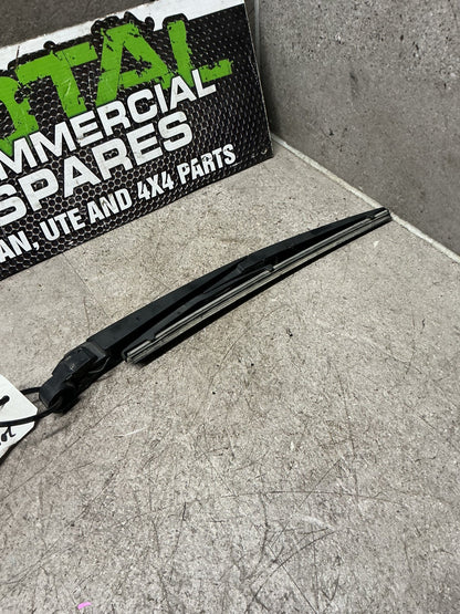 2010 Suzuki Vitara- Rear Wiper Arm- (TAG16937)