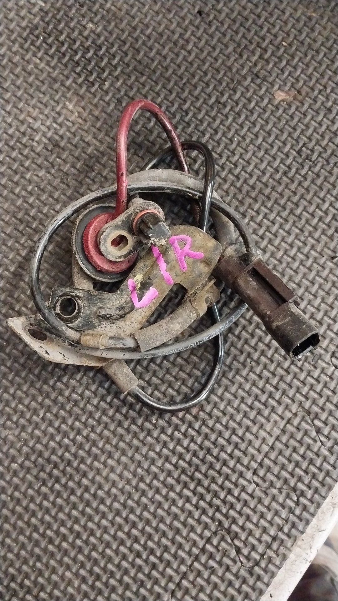 2010 Mitsubishi Outlander II CW*W CW*W- Left Rear ABS Sensor- (TAG1585) PN: MN116243