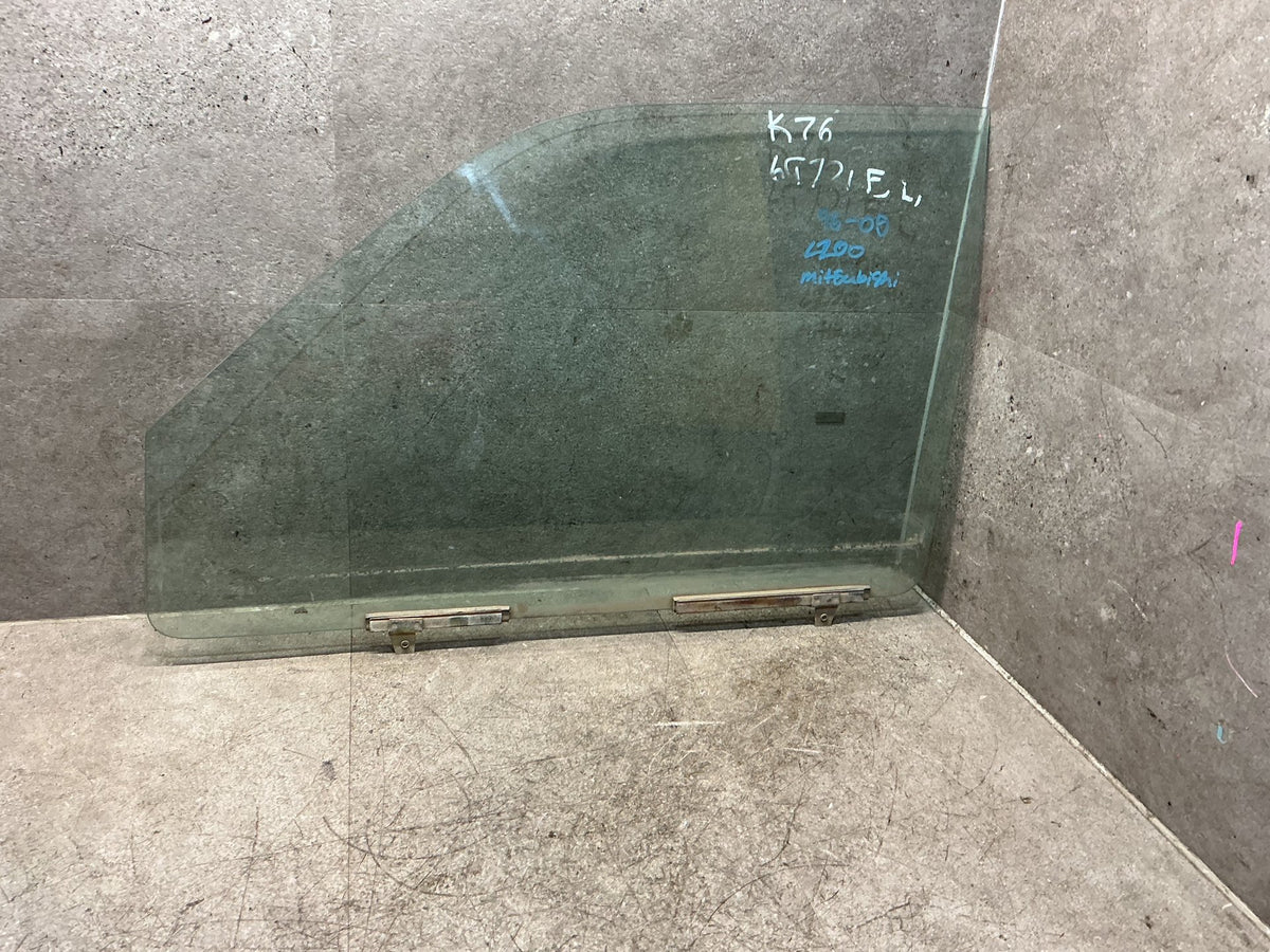 1996-2005 Mitsubishi L200 k76 - Left Front Door Glass - (TAG18836)