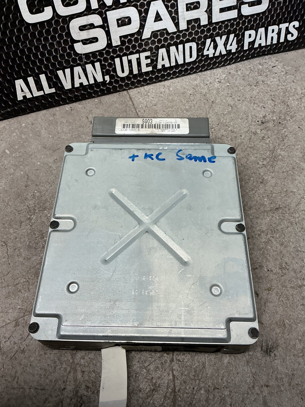 2001-2010 Ford Escape- ECU- (TAG14179)