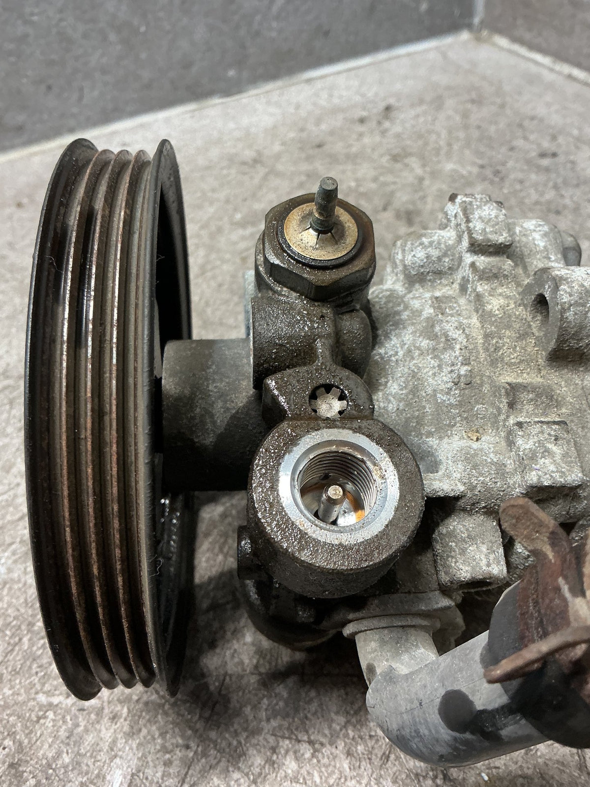 2008 Nissan Vanette SK82VN - Power Steering Pump - (TAG18172)