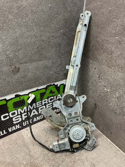 2004 Toyota Estima ACR30 - Right Rear Window Regulator/Motor - (TAG16141)