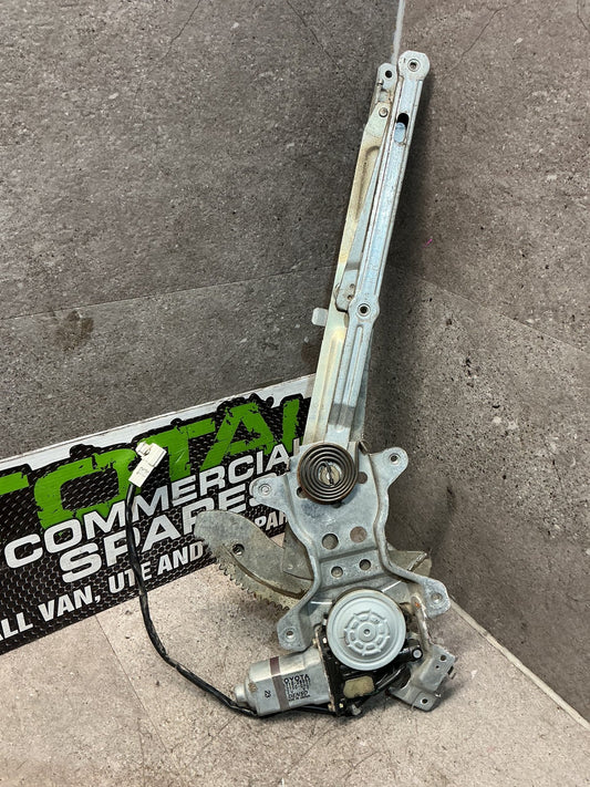 2004 Toyota Estima ACR30 - Right Rear Window Regulator/Motor - (TAG16141)