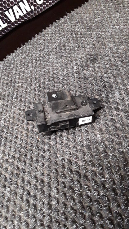 2013 Holden Captiva 7 LT 2WD 2.4 AT- Right Rear Window Switch- (TAG6448) PN: 202007457