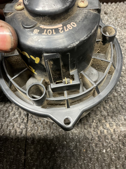1999 Suzuki Jimny 1W022- Heater Fan Motor- (TAG10652)
