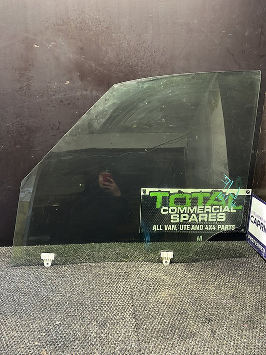 2013-2016 Nissan Serena C26- Left Front Door Window- (TAG9669)