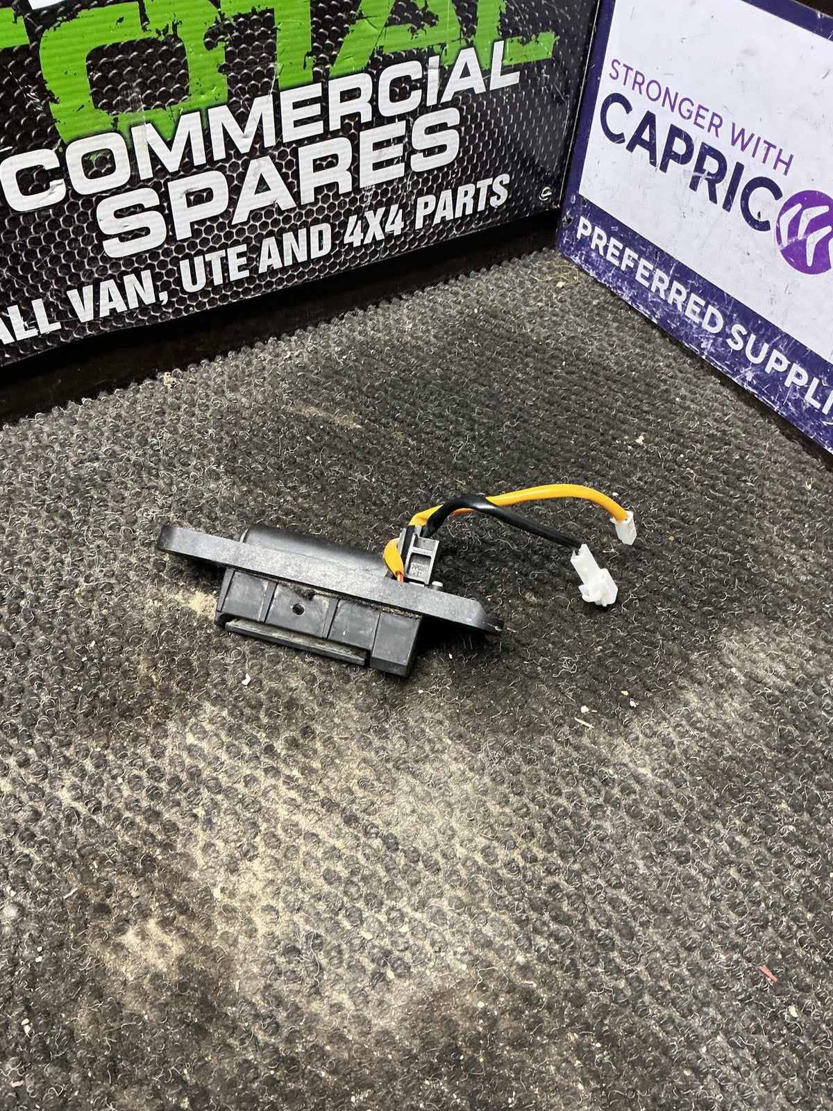 2006 Mitsubishi Outlander- Tailgate Handle Outer- (TAG11303)