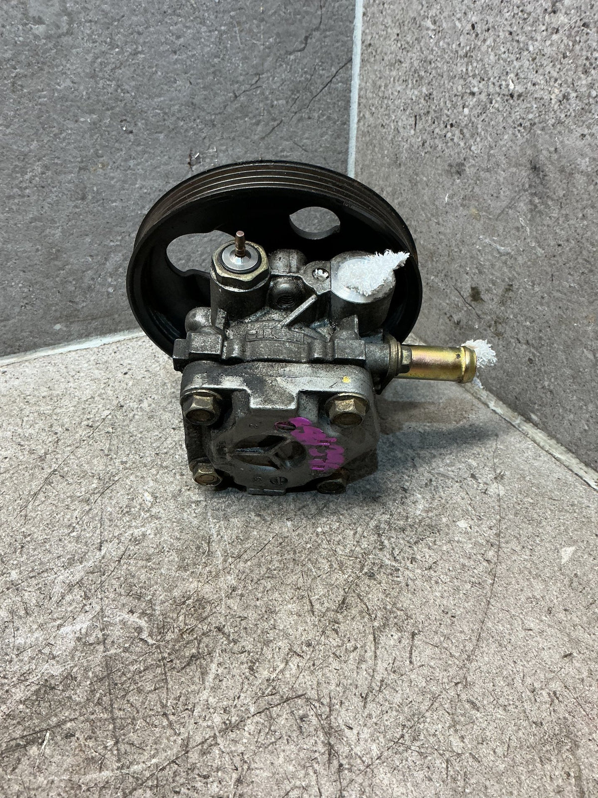 2003 Suzuki Grand Vitara SQ420W - Power Steering Pump - (TAG17889)