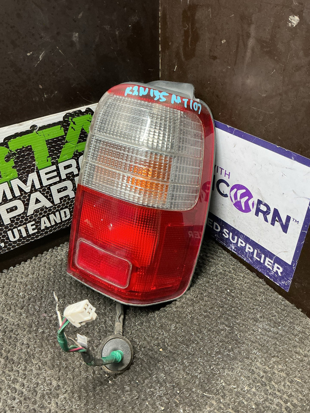 1995-1998 Toyota Hilux III N180- Right Taillight- (TAG9881)