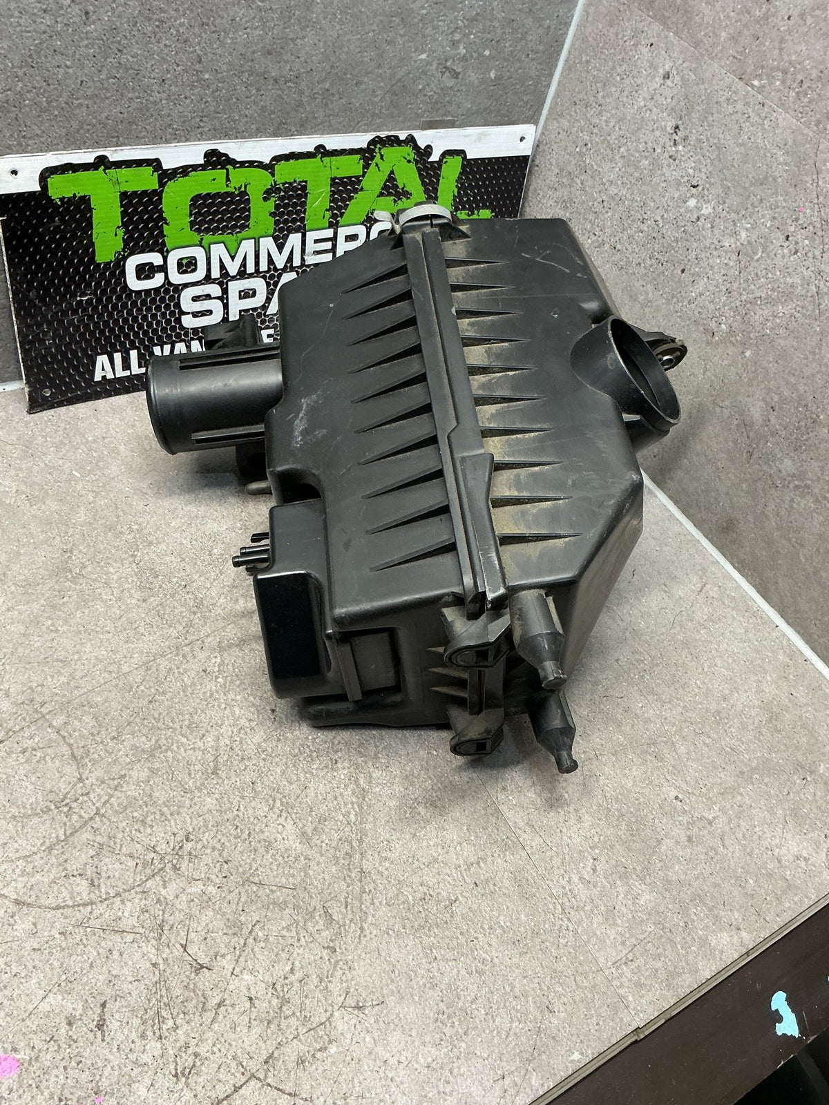 2001-2010 Ford Escape- Air Cleaner Assembly EFI Air Box- (TAG14352)