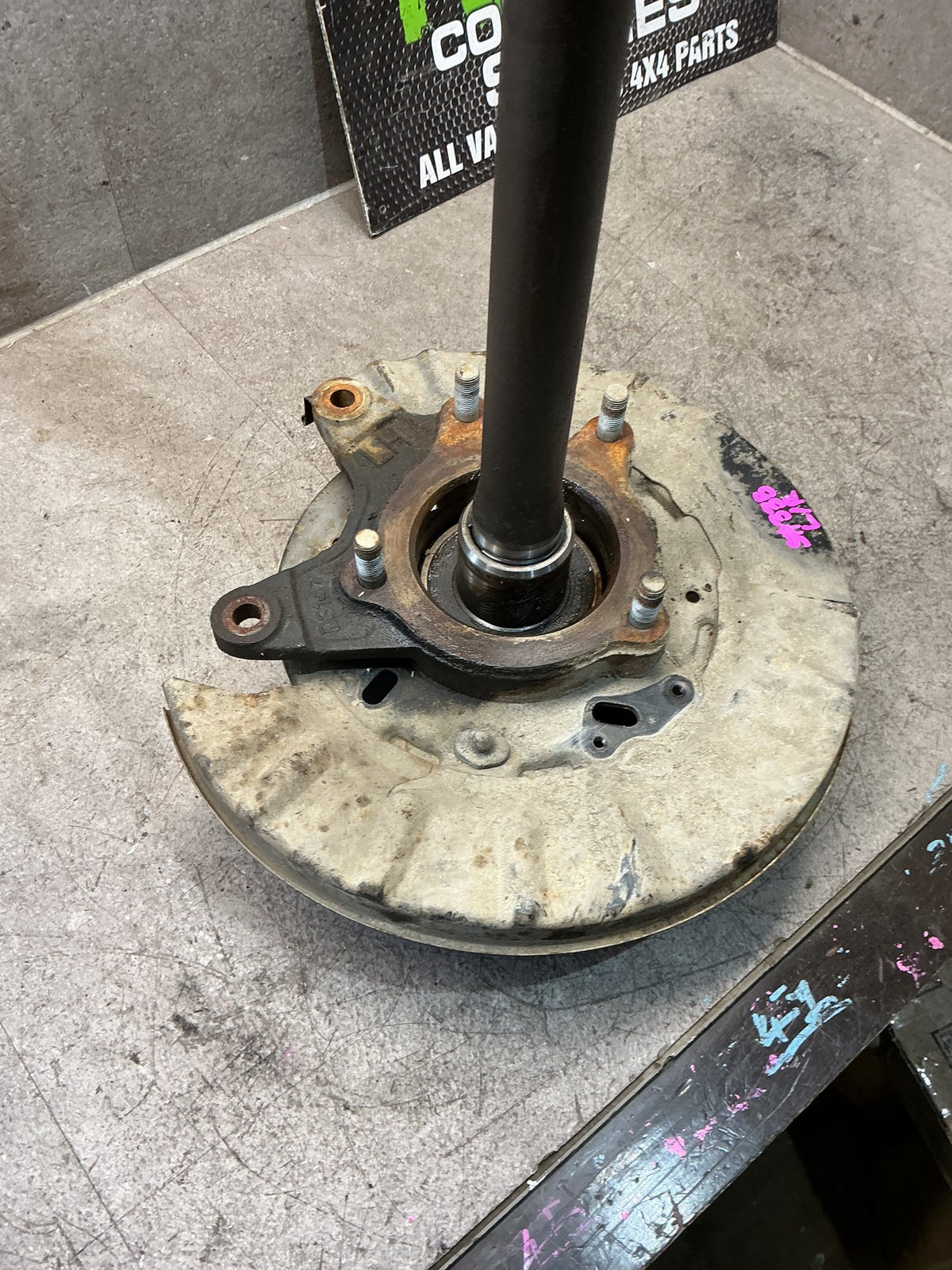 1994 Isuzu Bighorn II UBS UBS69GW- Left Rear ABS Axle- (TAG17391)