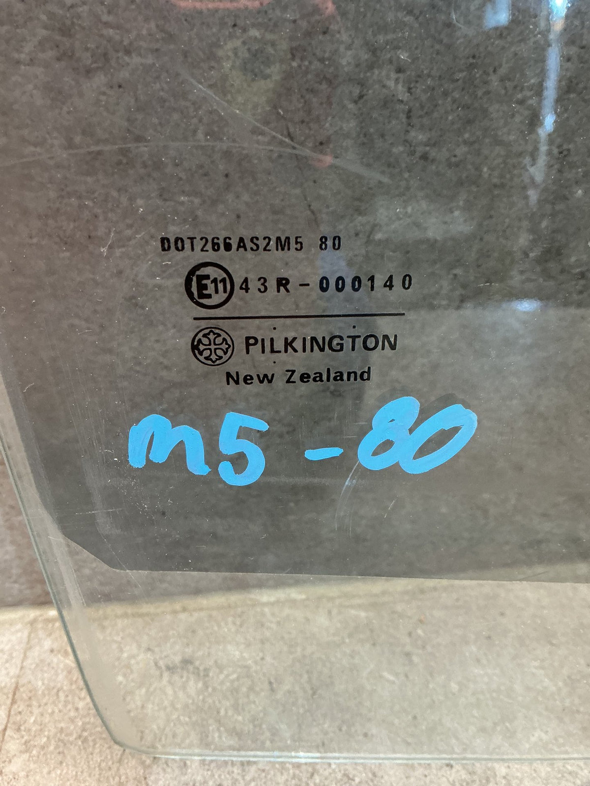 1994 Toyota Hilux LN185 - Right Front Door Glass - (TAG19091)