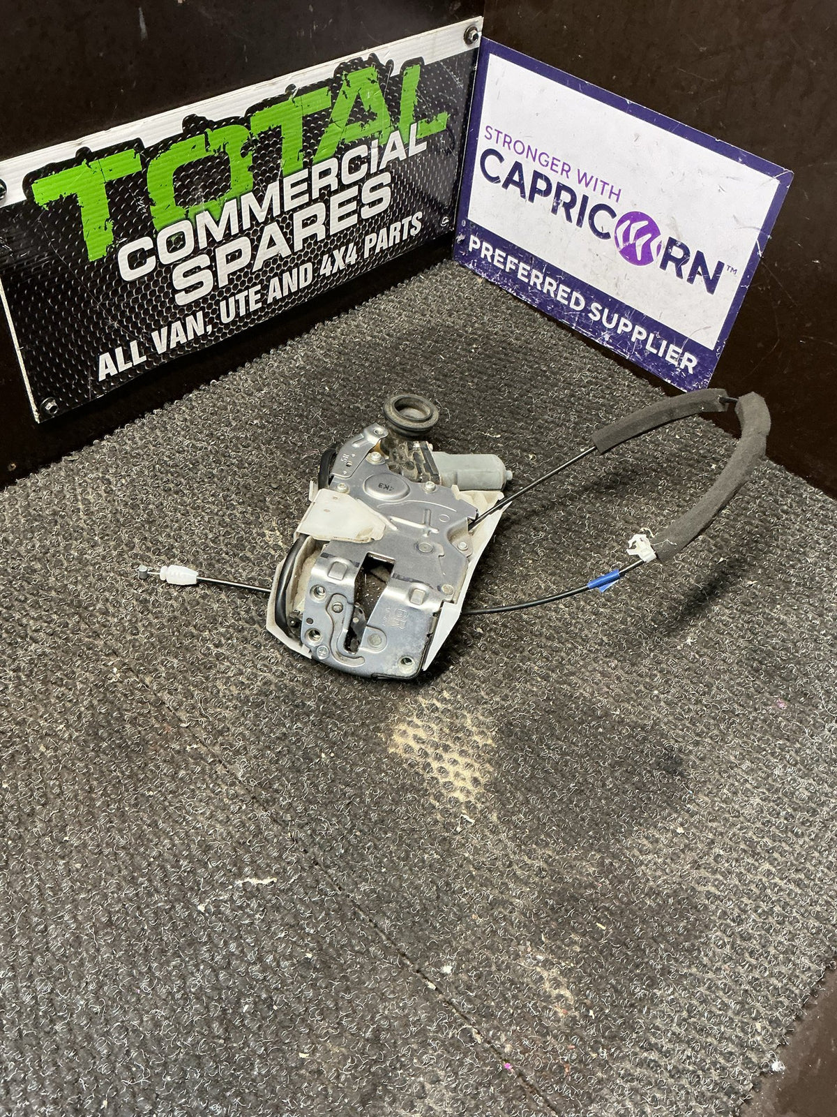 2014 Nissan Serena C26- Right Rear Door Catch- (TAG9548) PN: 412310-10080