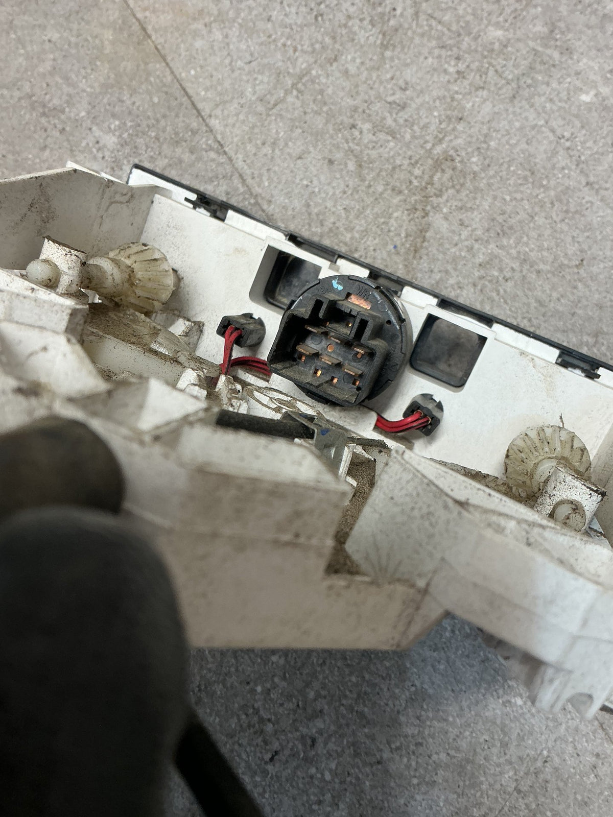 2004-2006 Ford Courier PH- Heater Controls- (TAG14225)