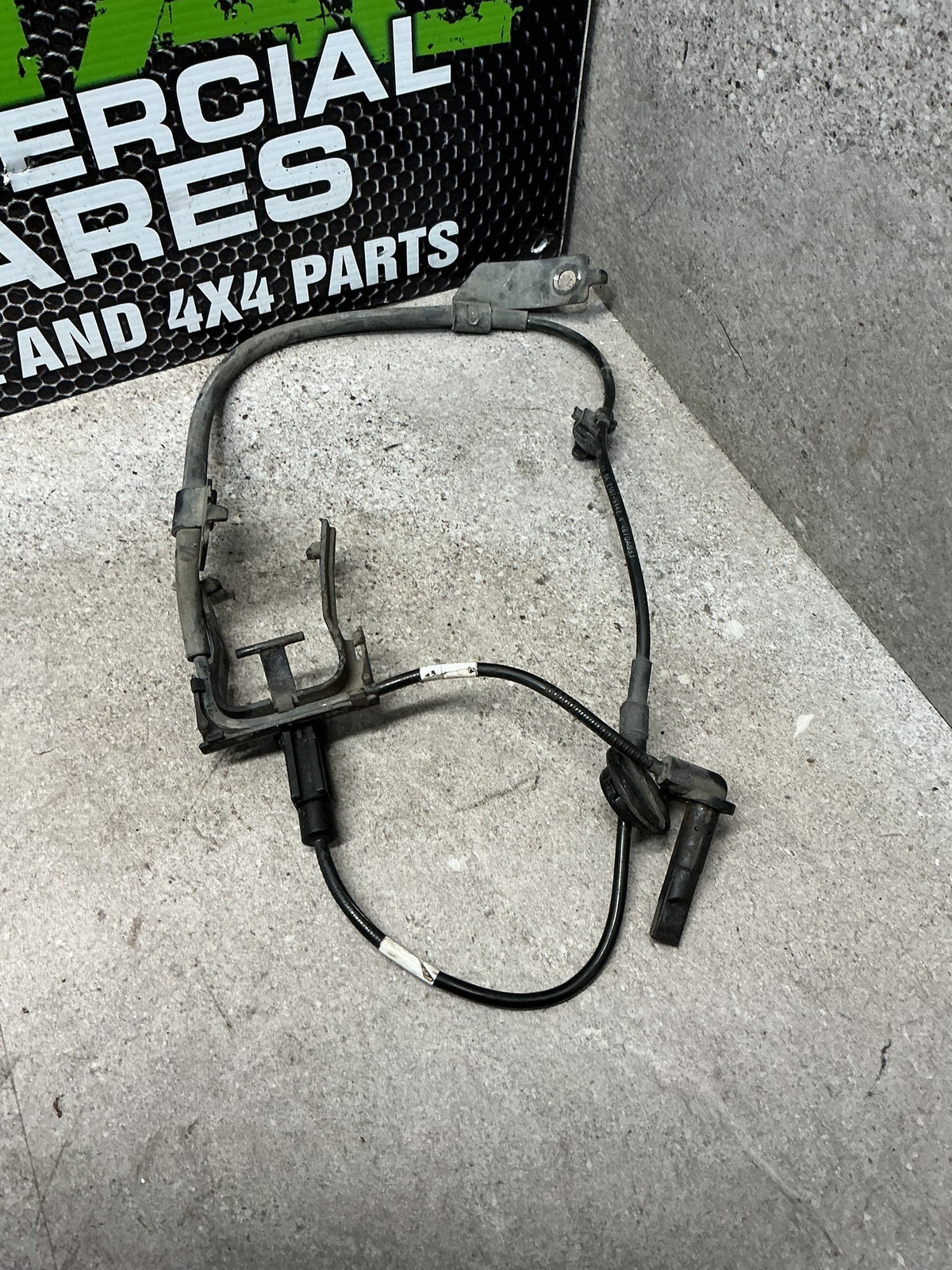 2006 Mitsubishi Outlander CW5W- Left Front ABS Sensor- (TAG11986)