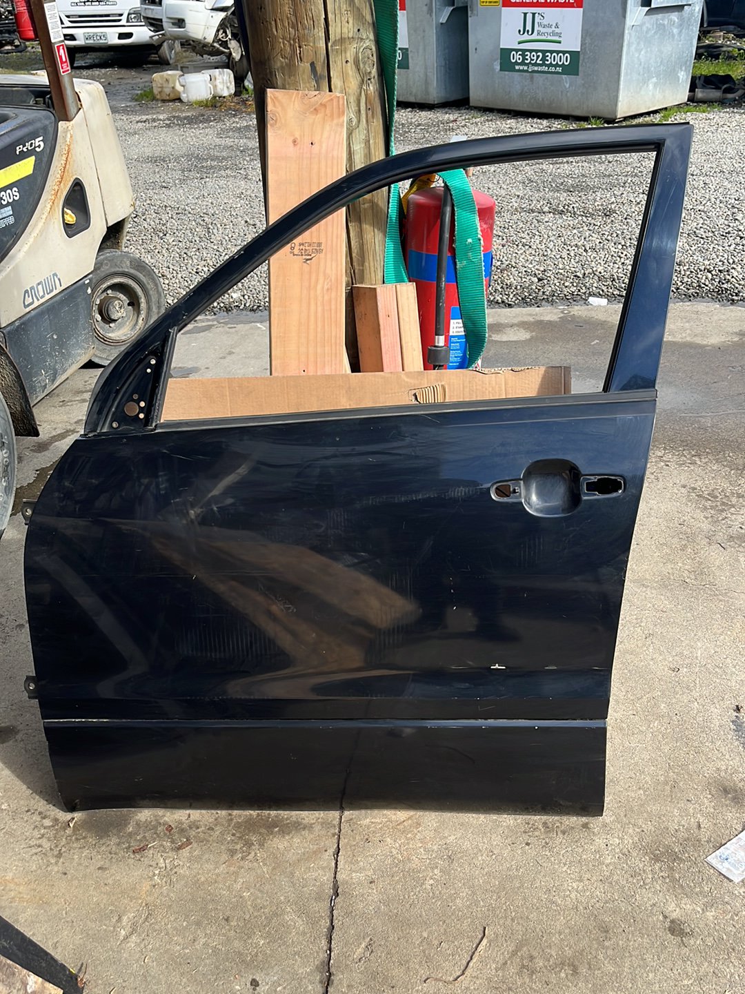 2014 Suzuki Vitara- Left Front Door Shell- (TAG8944)