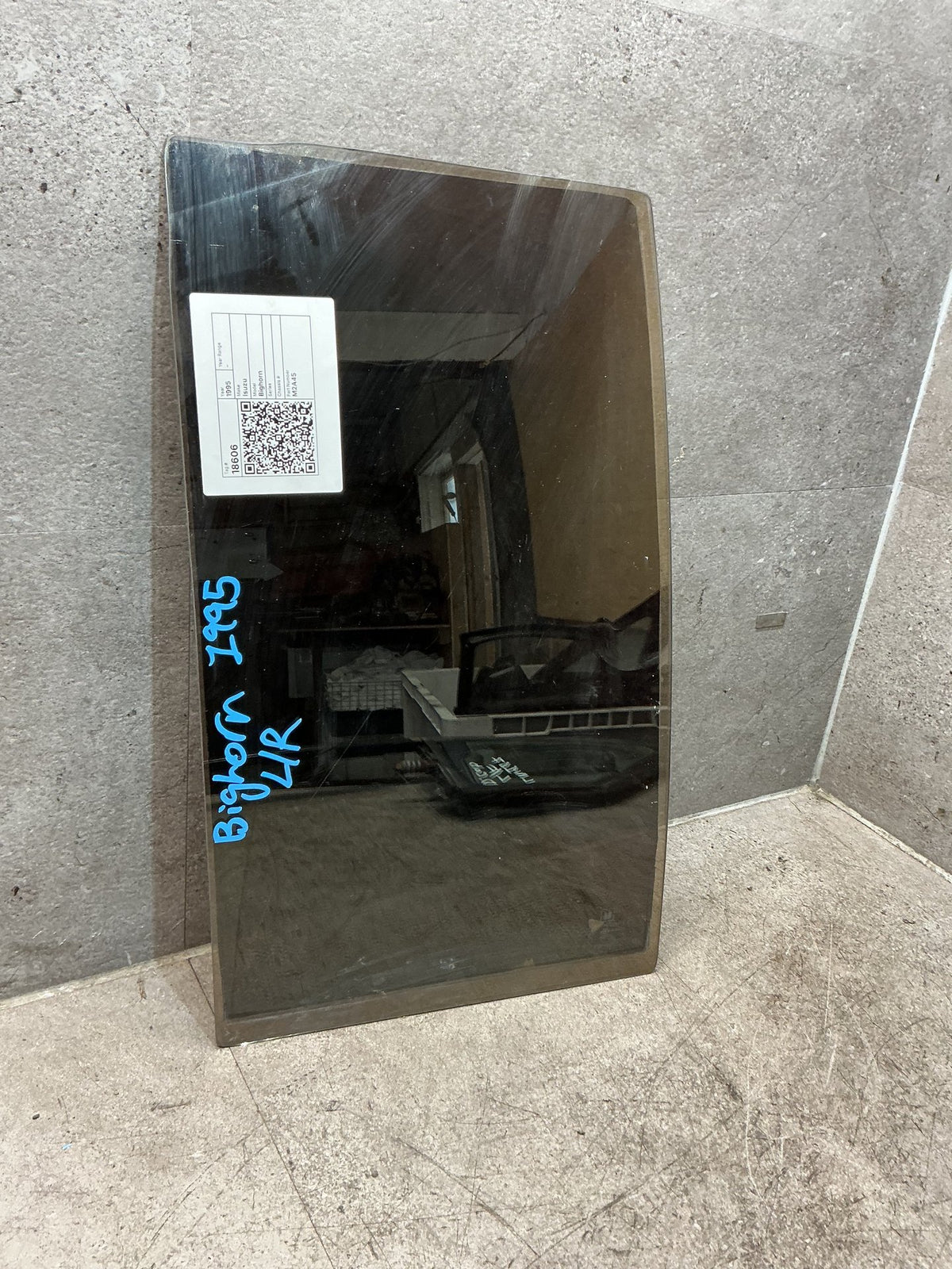 1995 Isuzu Bighorn - Left Rear Quarter Door Glass - (TAG18606)