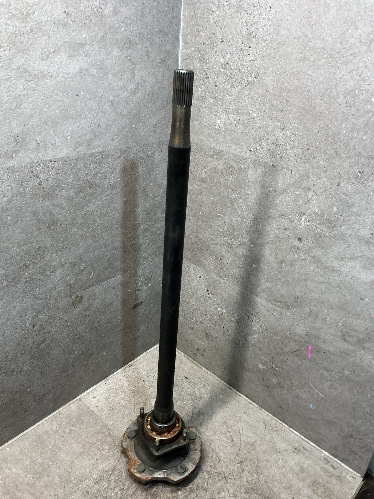 1998 Suzuki Grand Vitara - Right Rear Drive Axle - (TAG17947)