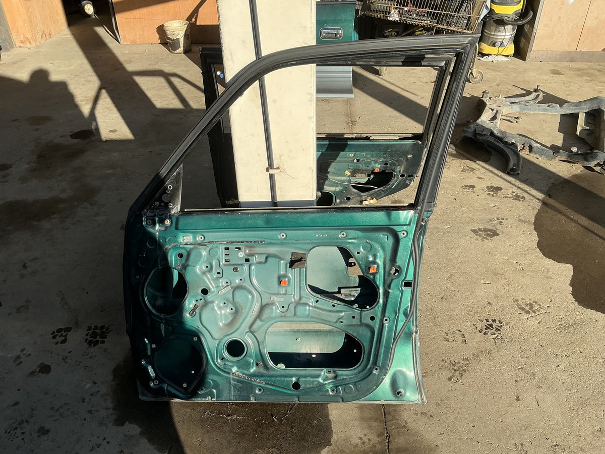 1996-2000 Toyota Land Cruiser J90 - Right Front Door Shell - (TAG18047)