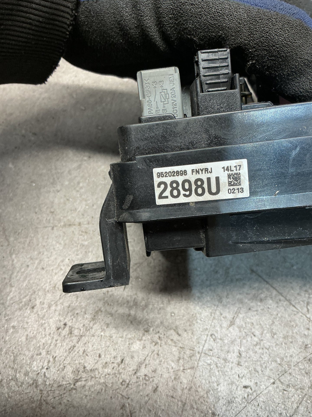 2015 Holden Captiva 7- Engine Fuse Box- (TAG16532)