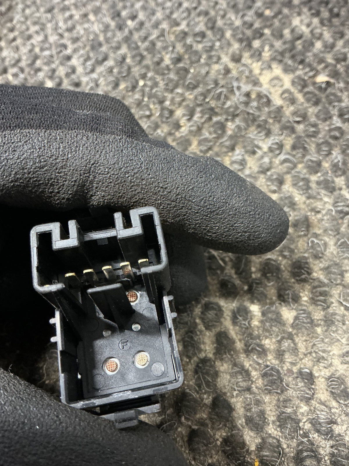 2012-2013 Holden Colorado RG- Right Rear Window Switch- (TAG11319)
