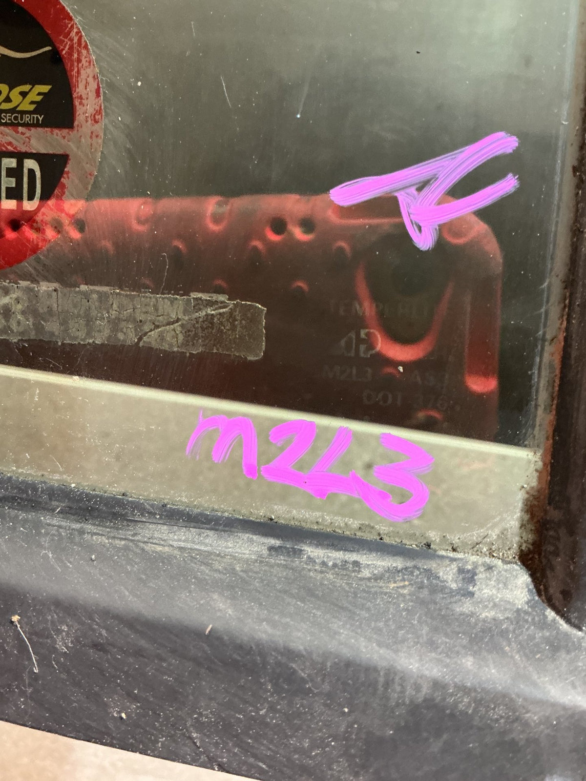 1998-2002 Isuzu Wizard UES UES73 - Right Rear Quarter Door Glass - (TAG18799)