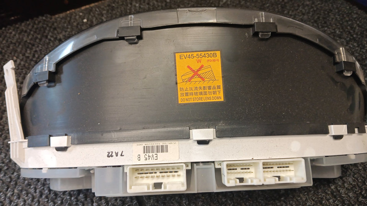 2007 Ford Escape XLT V6 AUTO- Instrument Cluster- (TAG5176) PN: EV45-55430B