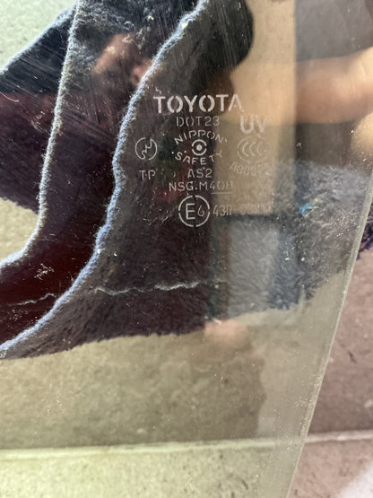 1998 Toyota RAV4 SXA11 - Left Front Door Glass - (TAG19157)